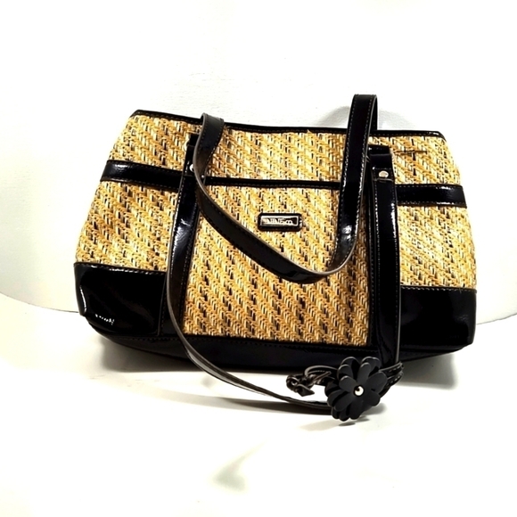 Nine & CO shoulder cream and black bag - Picture 1 of 6